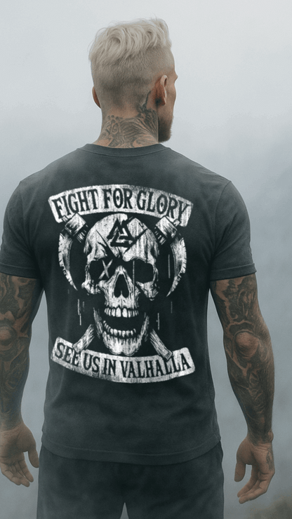 See You in Valhalla Wikinger T-Shirt am Model, Rückenansicht, KI-generiert